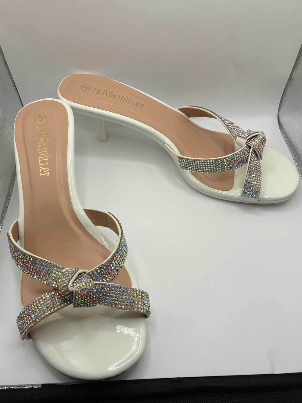 Olivia Miller White Slide Heels Rhinestone Bow Knot Sandals Women’s Size 9